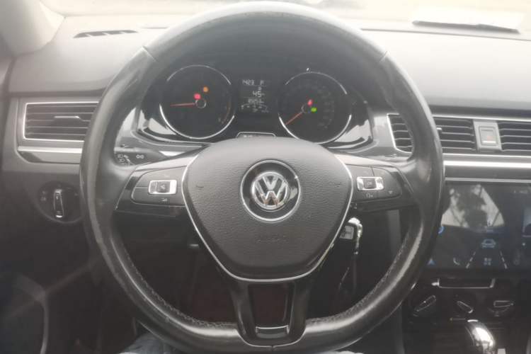 Used Volkswagen C-TREK 2018 1.5L Automatic Comfort Model Steering Wheel