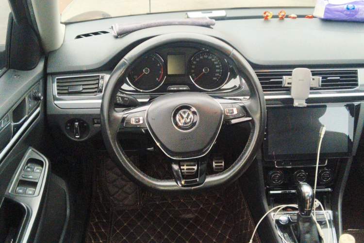Used Volkswagen C-TREK 2018 230TSI DSG Luxury Version Steering Wheel