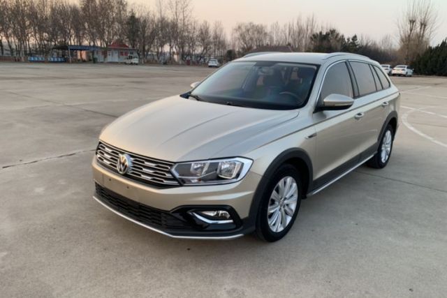 Used Volkswagen C-TREK 2018 1.5L Automatic Fashion Model