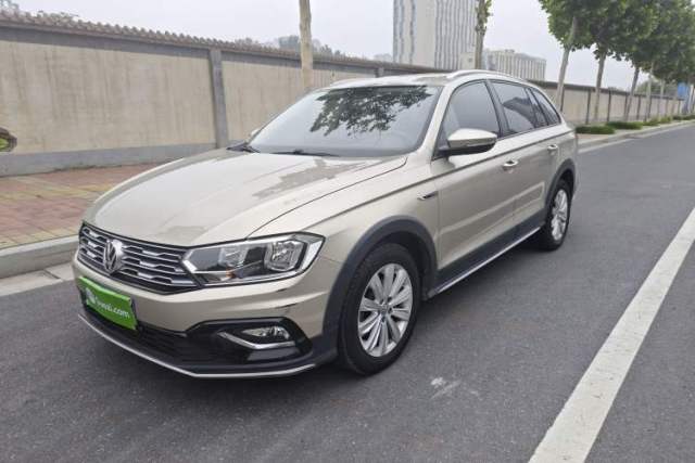 Used Volkswagen C-TREK 2018 1.5L Automatic Fashion Model