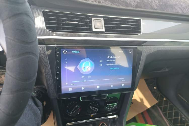 Used Volkswagen C-TREK 2018 1.5L Manual Comfort Model Audio And AC Panel