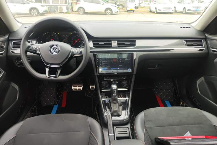 Used Volkswagen C-TREK 2018 230TSI DSG Luxury Version Center Console