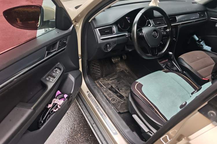 Used Volkswagen C-TREK 2018 1.5L Automatic Comfort Model Driver Seat