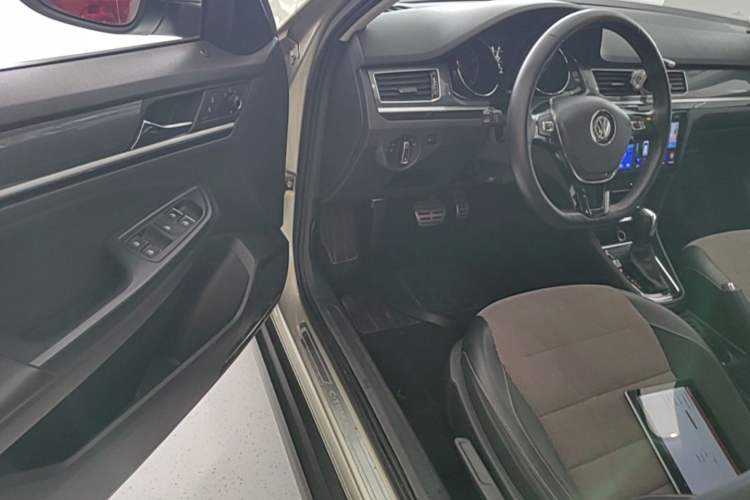 Used Volkswagen C-TREK 2018 1.5L Automatic Comfort Model Driver Seat