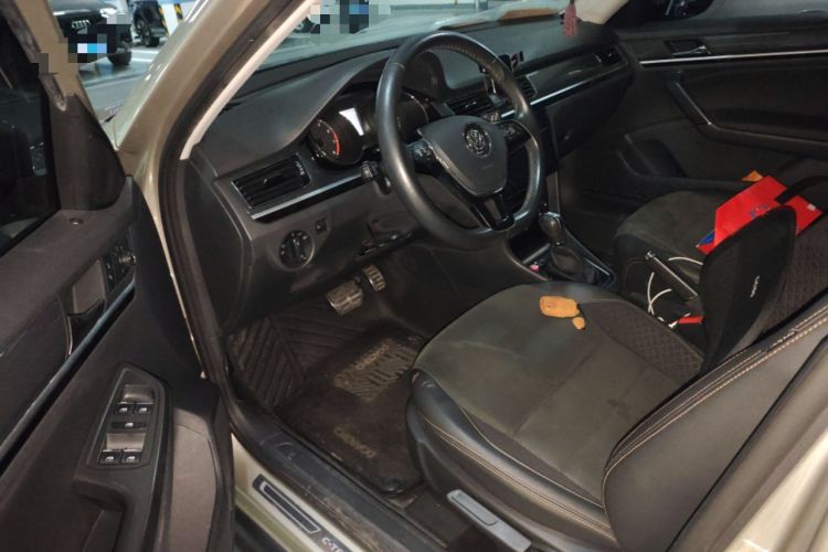 Used Volkswagen C-TREK 2018 1.5L Automatic Luxury Edition Driver Seat