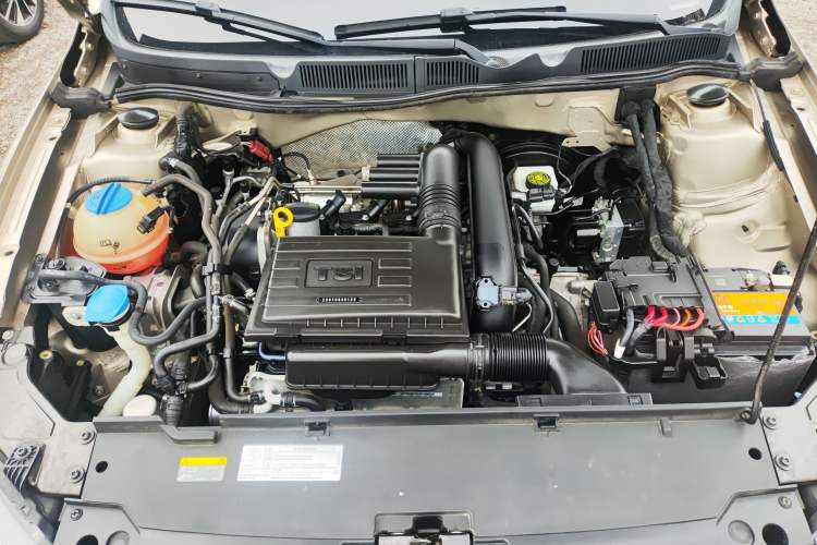 Used Volkswagen C-TREK 2018 230TSI DSG Luxury Version Engine Bay