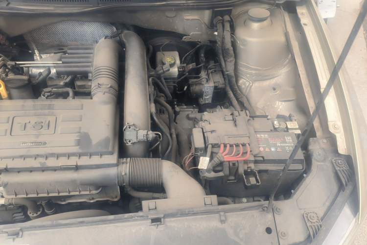Used Volkswagen C-TREK 2018 230TSI DSG Comfort Model Engine Bay Left