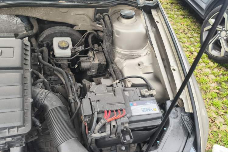 Used Volkswagen C-TREK 2018 1.5L Automatic Comfort Model Engine Bay Left