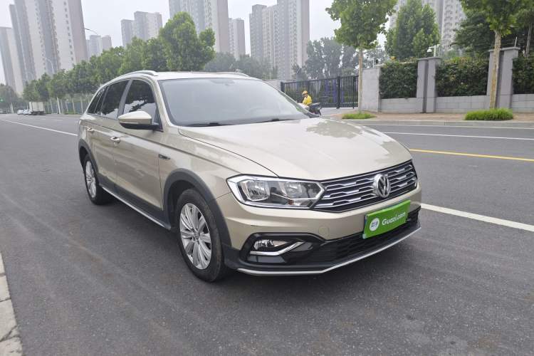 Used Volkswagen C-TREK 2018 1.5L Automatic Fashion Model Exterior 1
