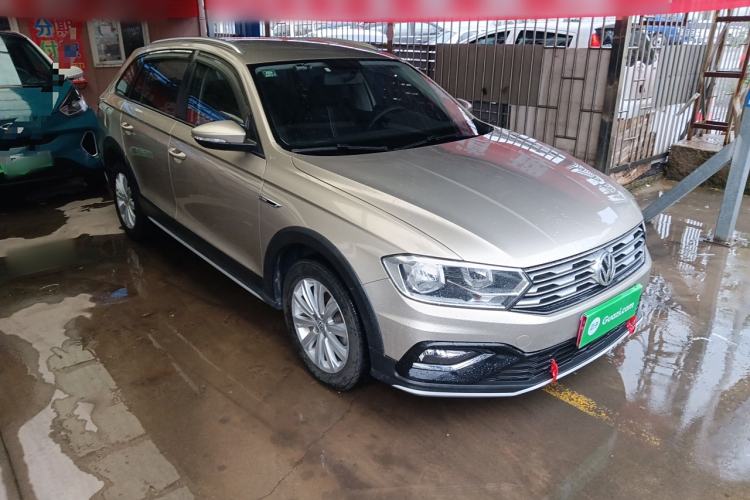 Used Volkswagen C-TREK 2018 1.5L Automatic Fashion Model Exterior 2