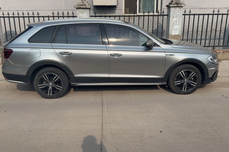 Used Volkswagen C-TREK 2018 230TSI DSG Comfort Model Exterior 2