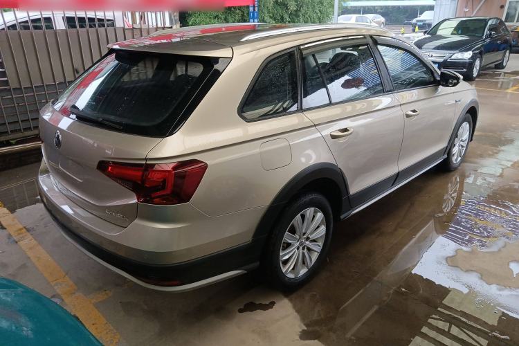 Used Volkswagen C-TREK 2018 1.5L Automatic Fashion Model Exterior 5