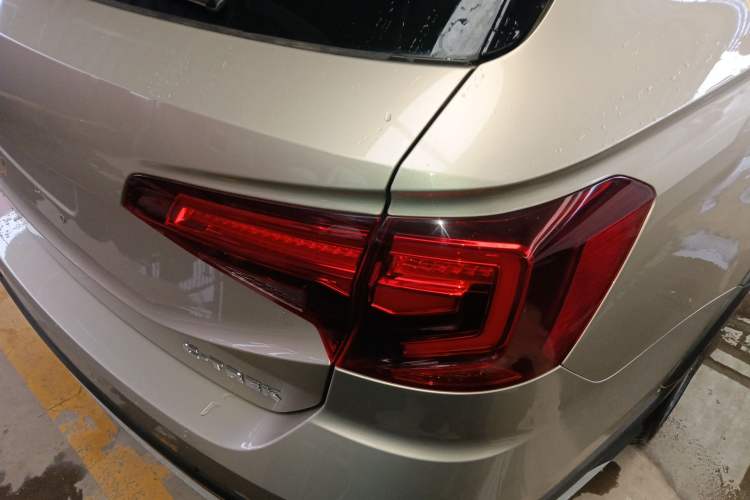 Used Volkswagen C-TREK 2018 1.5L Automatic Fashion Model Exterior 6
