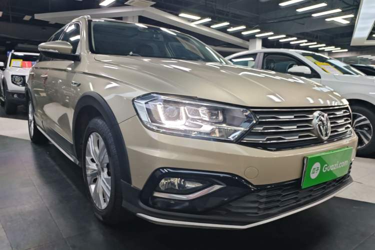 Used Volkswagen C-TREK 2018 230TSI DSG Comfort Model Front Right 45 Deg