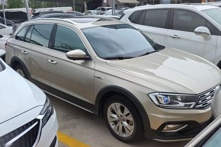 Used Volkswagen C-TREK 2018 1.5L Automatic Comfort Model Front Right 45 Deg