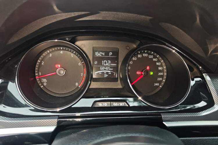 Used Volkswagen C-TREK 2018 1.5L Automatic Comfort Model Instrument Cluster