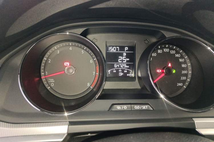 Used Volkswagen C-TREK 2018 1.5L Automatic Fashion Model Instrument Cluster