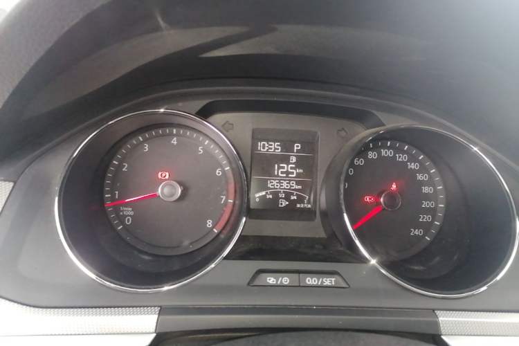 Used Volkswagen C-TREK 2018 1.5L Automatic Fashion Model Instrument Cluster