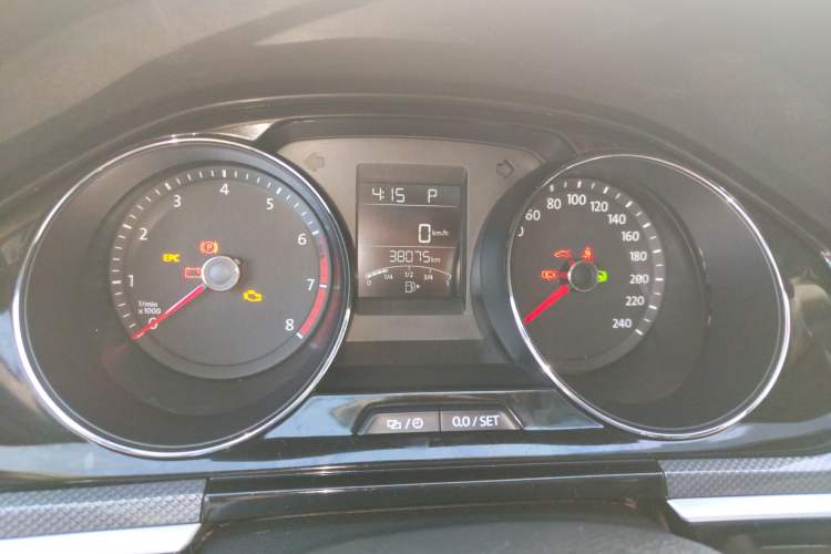 Used Volkswagen C-TREK 2018 230TSI DSG Comfort Model Instrument Cluster