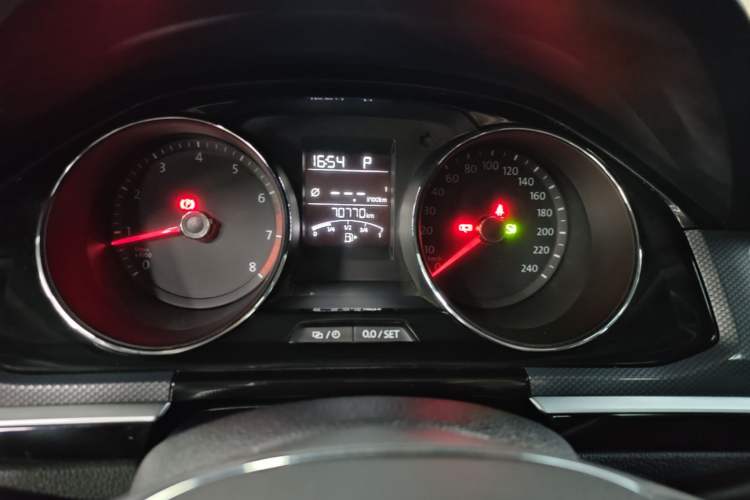 Used Volkswagen C-TREK 2018 230TSI DSG Comfort Model Instrument Cluster