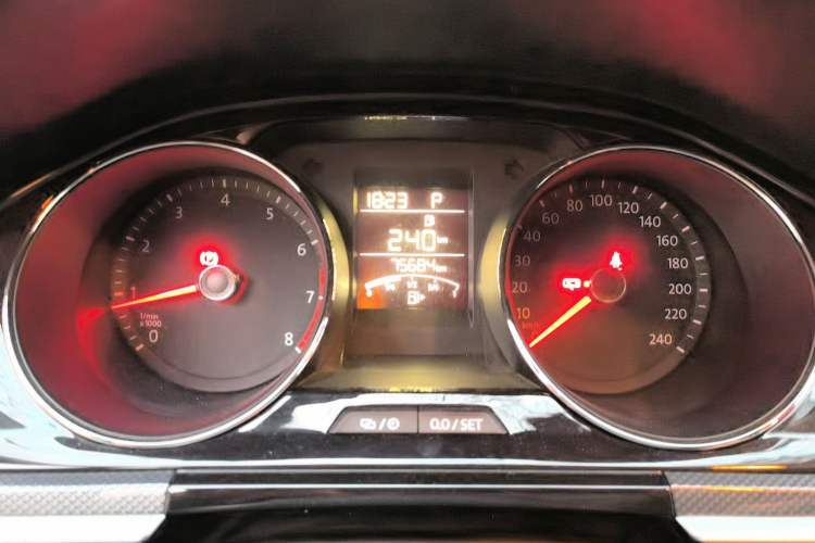 Used Volkswagen C-TREK 2018 230TSI DSG Comfort Model Instrument Cluster