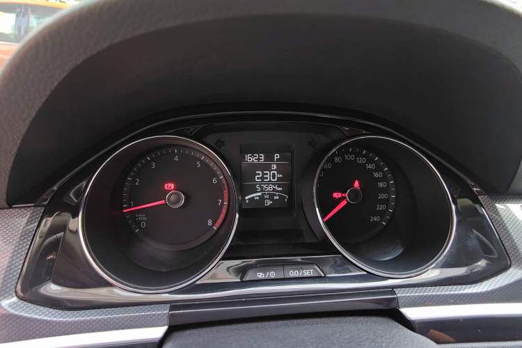 Used Volkswagen C-TREK 2018 1.5L Automatic Comfort Model Instrument Cluster
