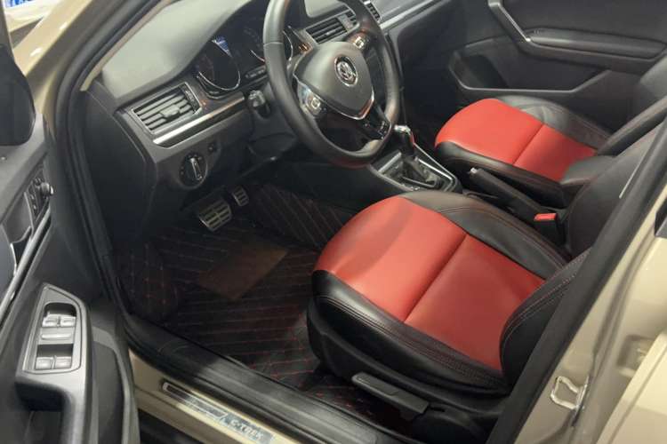 Used Volkswagen C-TREK 2018 230TSI DSG Comfort Model Interior 2