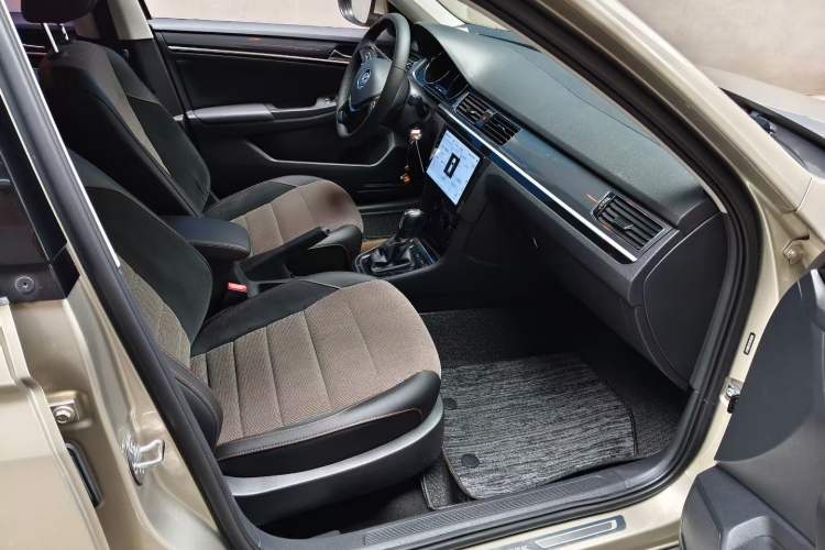 Used Volkswagen C-TREK 2018 230TSI DSG Comfort Model Interior 3