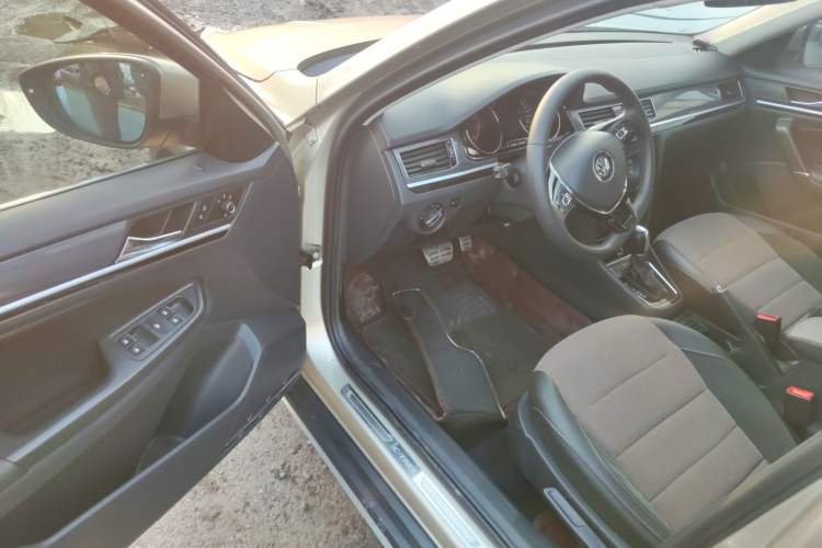 Used Volkswagen C-TREK 2018 230TSI DSG Comfort Model Interior 3