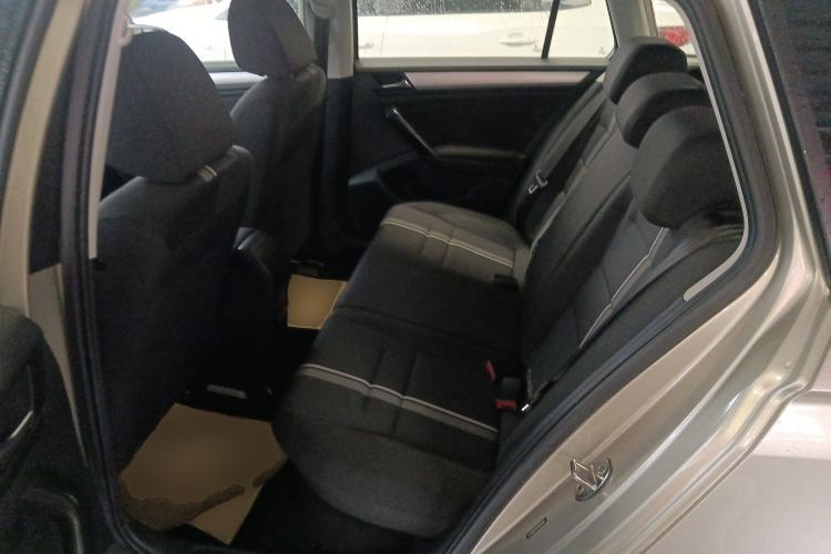 Used Volkswagen C-TREK 2018 1.5L Automatic Fashion Model Interior 4