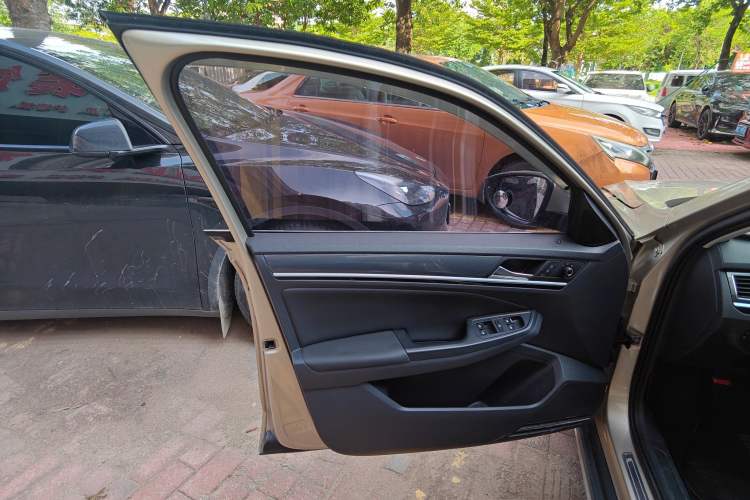Used Volkswagen C-TREK 2018 1.5L Automatic Comfort Model Left Front Door Interior