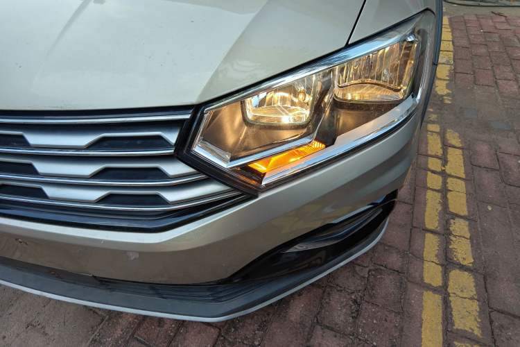 Used Volkswagen C-TREK 2018 1.5L Automatic Comfort Model Left Front Headlight