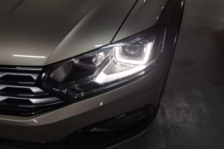Used Volkswagen C-TREK 2018 1.5L Automatic Comfort Model Left Front Headlight