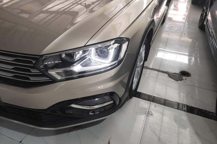 Used Volkswagen C-TREK 2018 1.5L Automatic Comfort Model Left Front Headlight