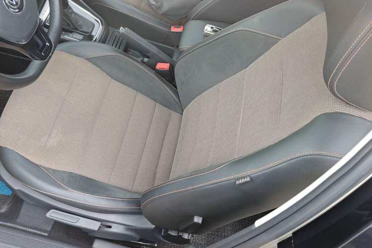 Used Volkswagen C-TREK 2018 1.5L Automatic Comfort Model Left Front Seat