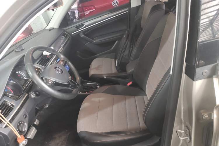 Used Volkswagen C-TREK 2018 1.5L Automatic Comfort Model Left Front Seat