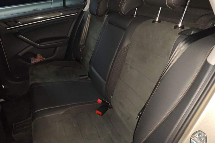 Used Volkswagen C-TREK 2018 1.5L Automatic Luxury Edition Left Rear Seat