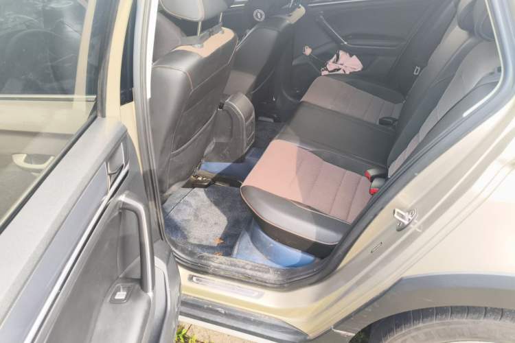 Used Volkswagen C-TREK 2018 1.5L Automatic Comfort Model Left Rear Seat