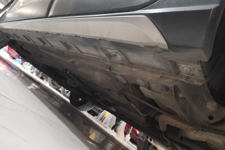 Used Volkswagen C-TREK 2018 1.5L Automatic Comfort Model Left Side Sill
