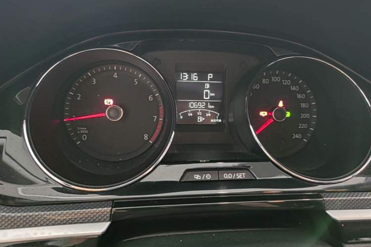 Used Volkswagen C-TREK 2018 1.5L Automatic Comfort Model Odometer Close Up