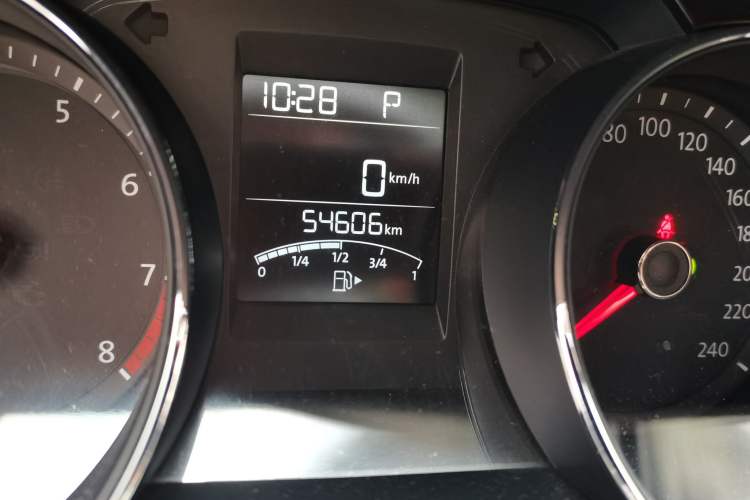 Used Volkswagen C-TREK 2018 1.5L Automatic Comfort Model Odometer Close Up
