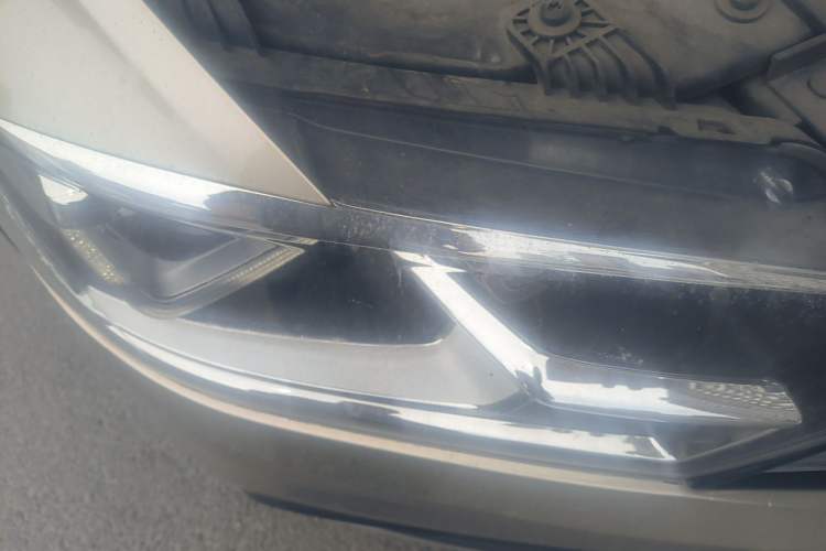 Used Volkswagen C-TREK 2018 230TSI DSG Comfort Model Right Front Headlight