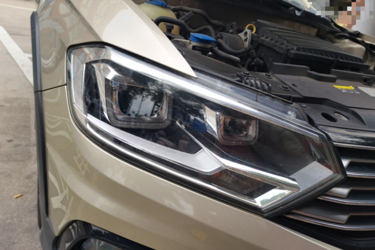 Used Volkswagen C-TREK 2018 1.5L Automatic Comfort Model Right Front Headlight