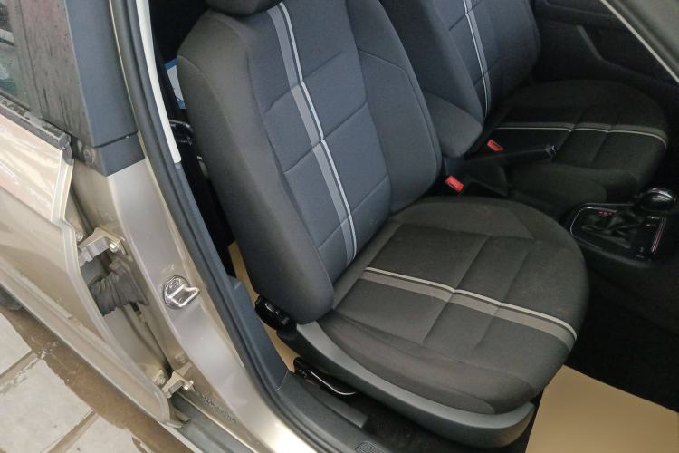 Used Volkswagen C-TREK 2018 1.5L Automatic Fashion Model Right Front Seat