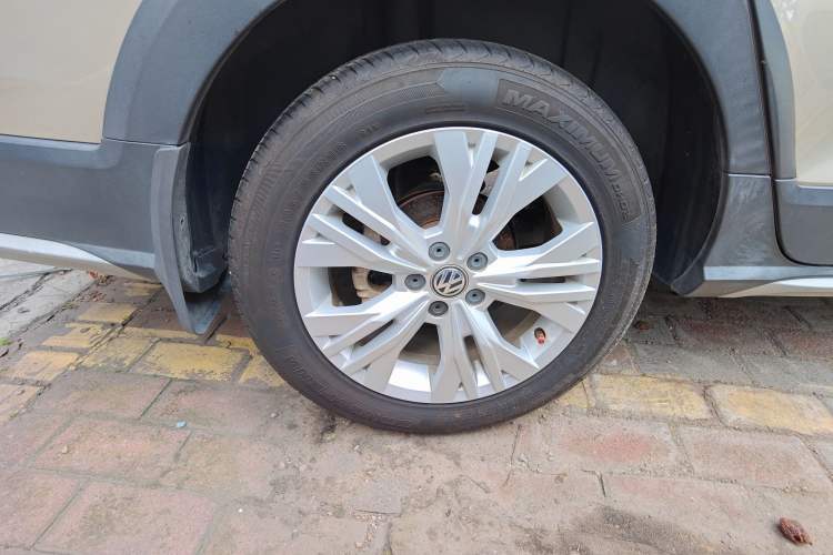Used Volkswagen C-TREK 2018 1.5L Automatic Comfort Model Right Rear Wheel Hub
