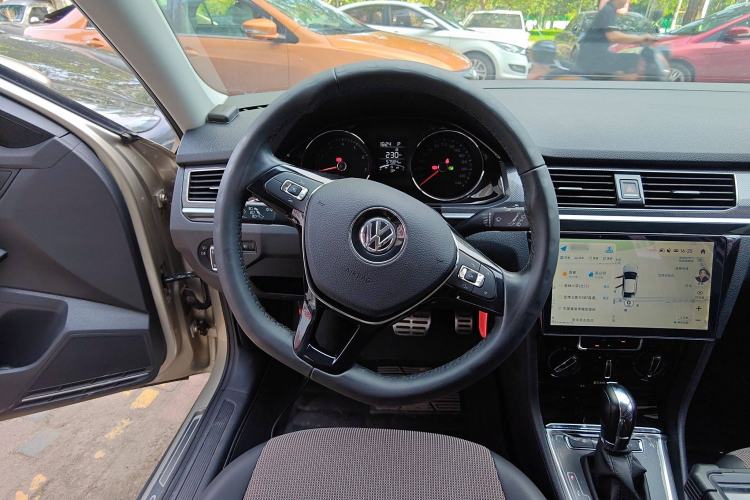 Used Volkswagen C-TREK 2018 1.5L Automatic Comfort Model Steering Wheel