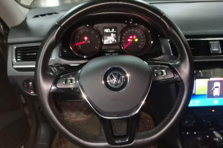 Used Volkswagen C-TREK 2018 1.5L Automatic Comfort Model Steering Wheel