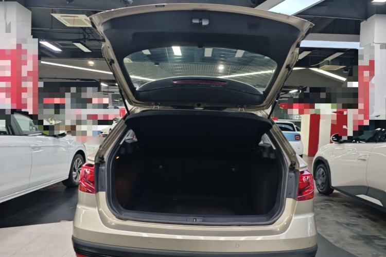Used Volkswagen C-TREK 2018 230TSI DSG Comfort Model Trunk