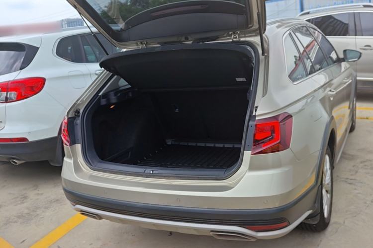 Used Volkswagen C-TREK 2018 1.5L Automatic Comfort Model Trunk