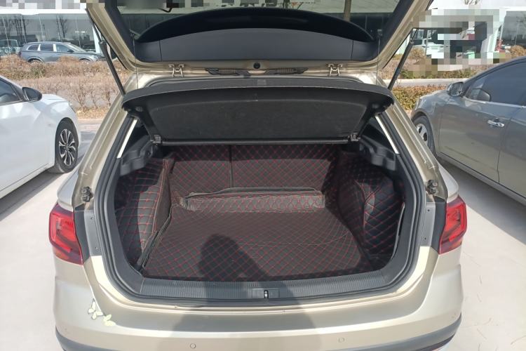 Used Volkswagen C-TREK 2018 1.5L Manual Comfort Model Trunk